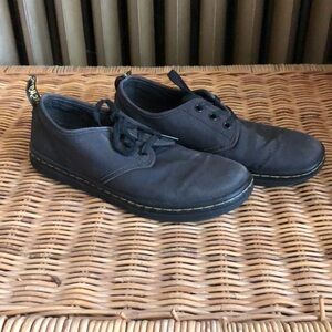 Doc Marten’s “Air Cushion Sole” black canvas women’s sneaker- size 7